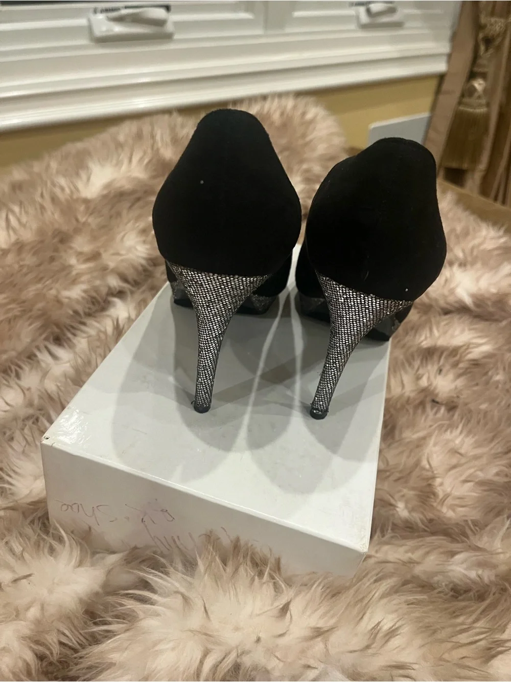 N/A elegant black